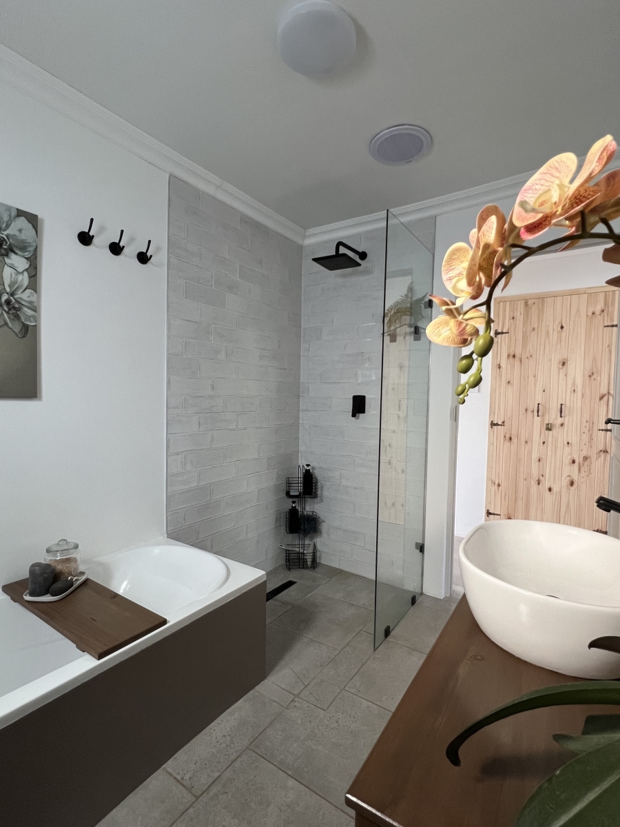 2 Bedroom Property for Sale in Napier Western Cape